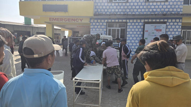 भोजपुरमा नेपाली सेना चढेको गाडी दुर्घटना : २४ जना घाइते, ९ को अवस्था गम्भीर